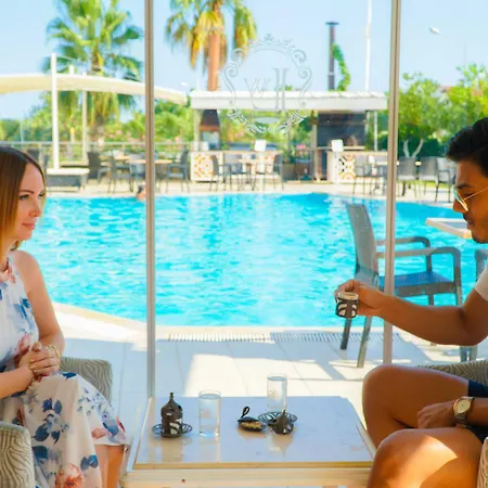 ホテル Lara World 3*