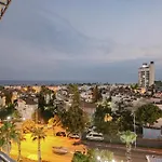 Lara World מלון