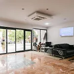 Lara World מלון